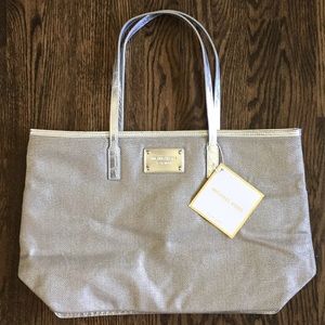 Michael Kors Chic Tote